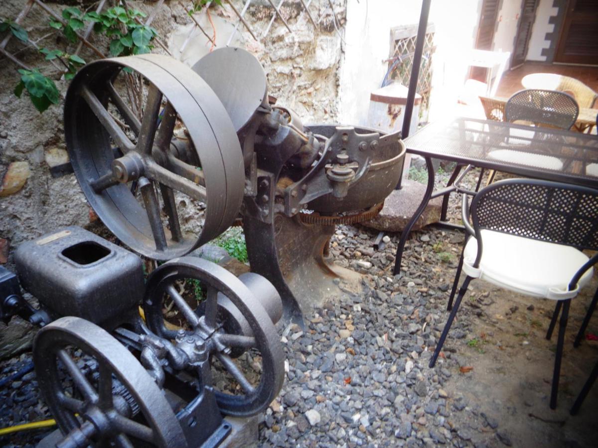 Отель Baglio Antico Forno Устика Экстерьер фото